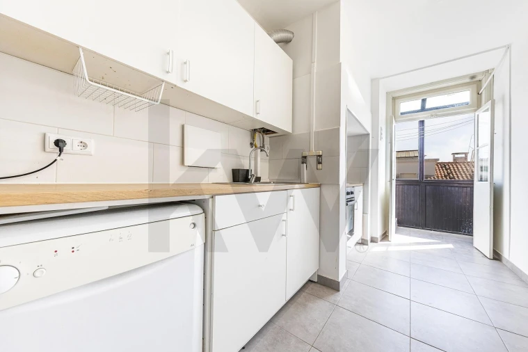 Apartamento T2 para Arrendamento em Campo de Ourique Foto 20