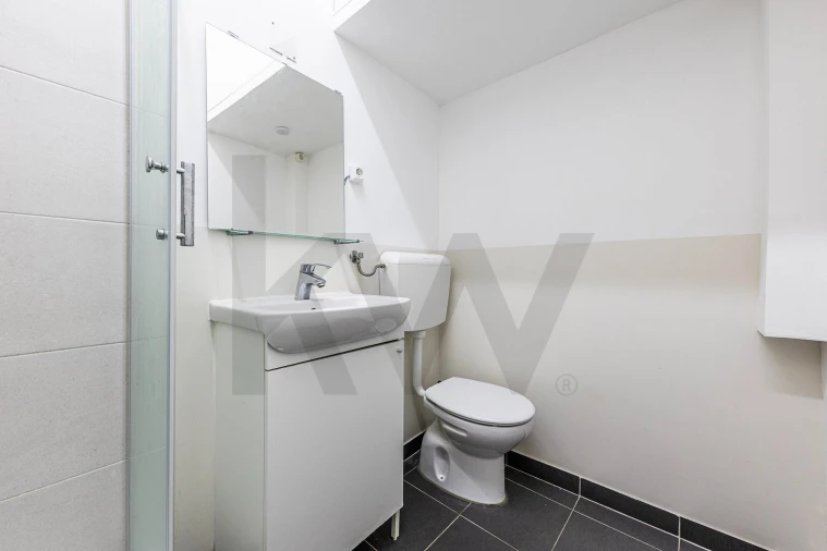 Apartamento T2 para Arrendamento em Campo de Ourique Foto 26