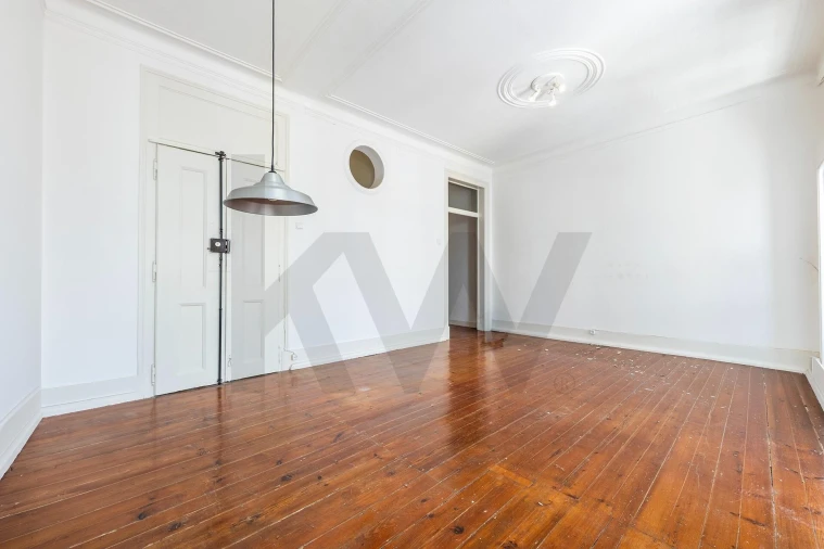 Apartamento T2 para Arrendamento em Campo de Ourique Foto 6