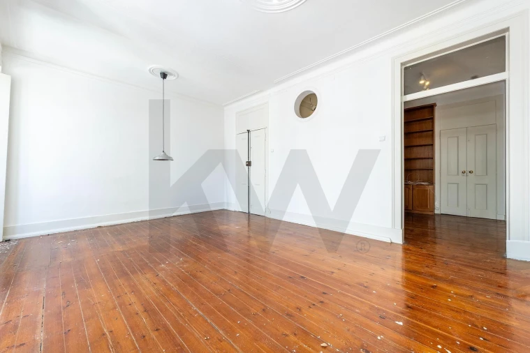 Apartamento T2 para Arrendamento em Campo de Ourique Foto 7