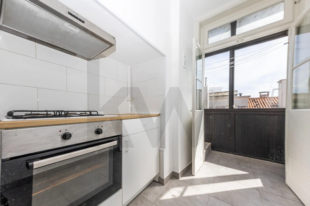 Apartamento T2 para Arrendamento em Campo de Ourique Foto 21