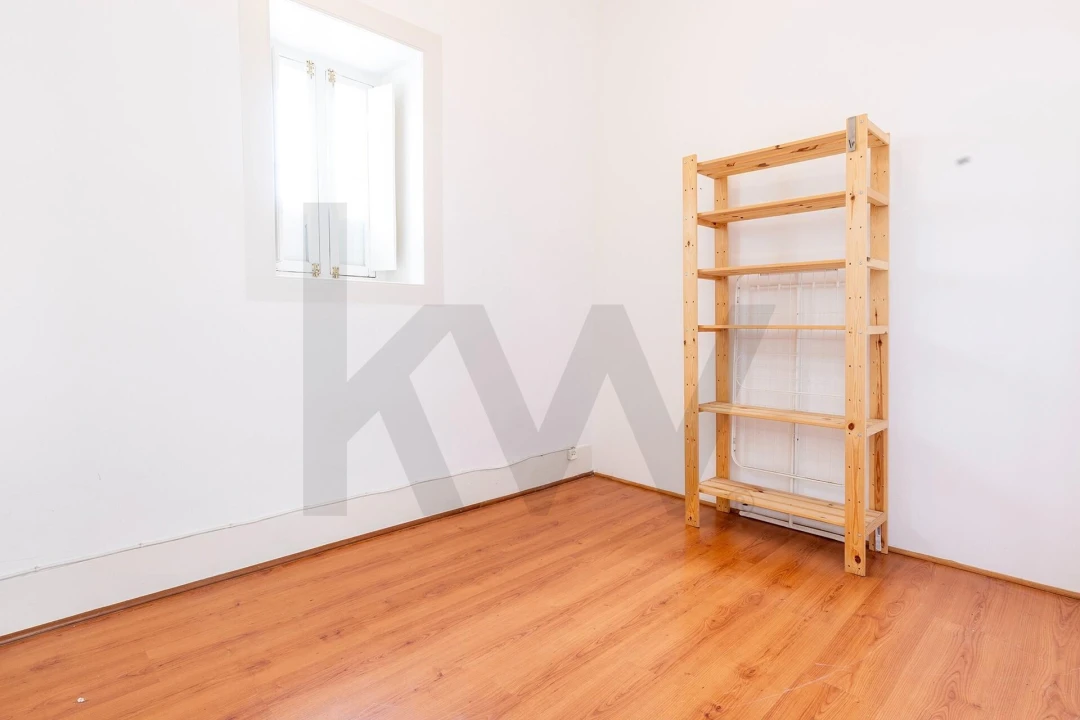 Apartamento T2 para Arrendamento em Campo de Ourique Foto 14