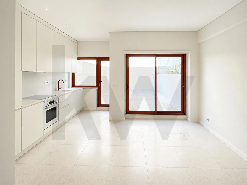 Apartamento T2 para Arrendamento em Beato Foto 7