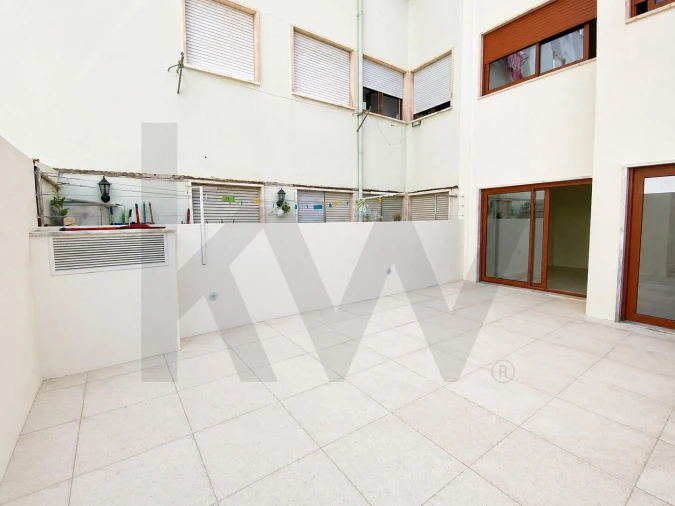 Apartamento T2 para Arrendamento em Beato Foto 15
