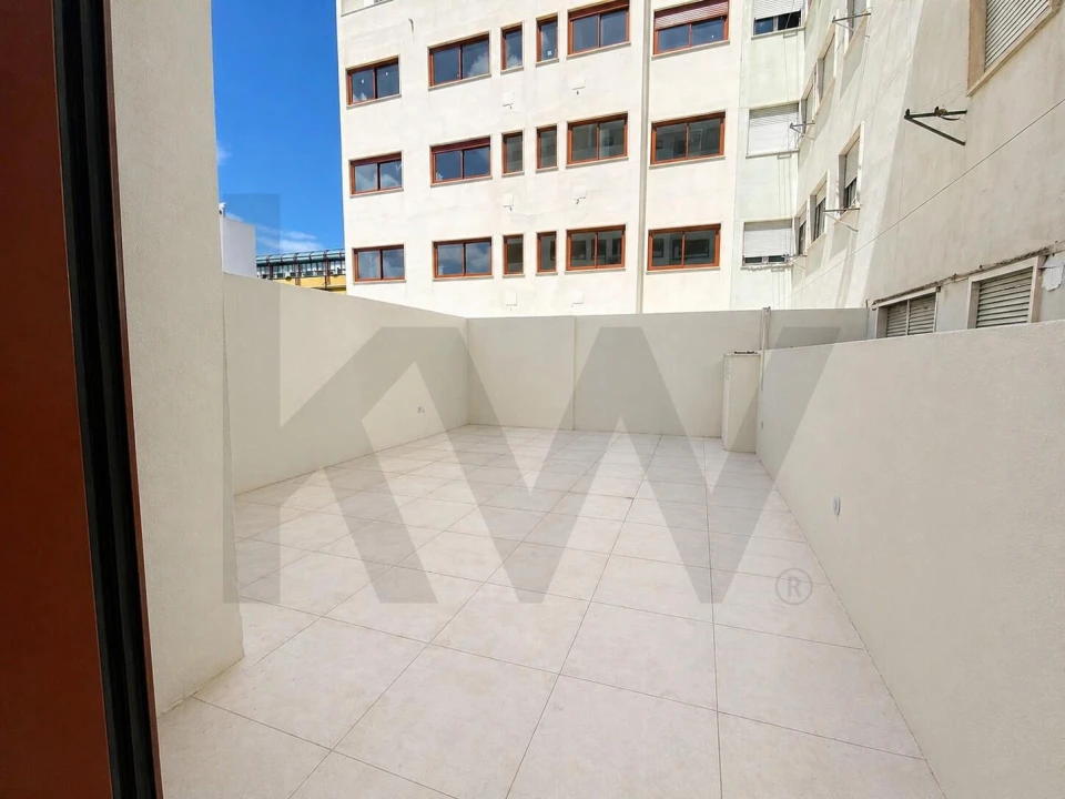 Apartamento T2 para Arrendamento em Beato Foto 17