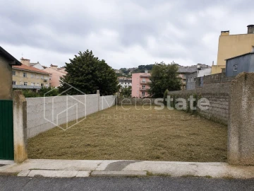 Terreno para Venda em Pontinha e Famões