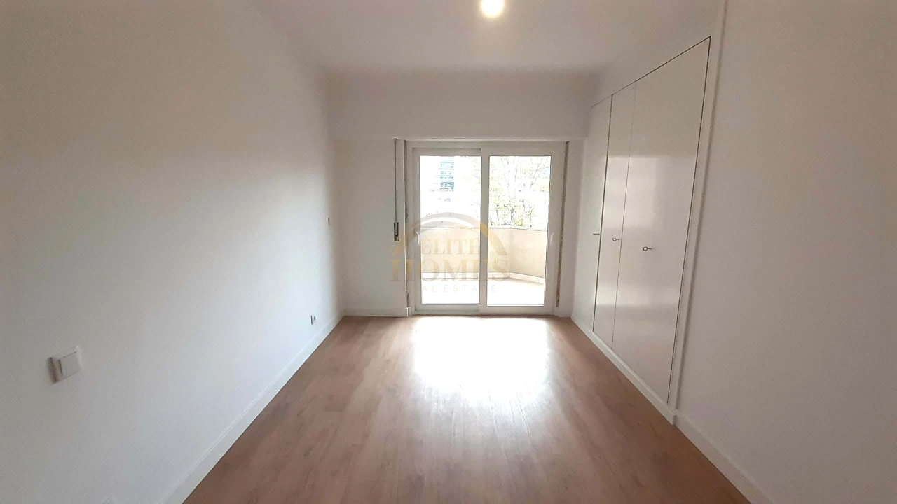Apartamento T3 para Venda em Carnide Foto 22
