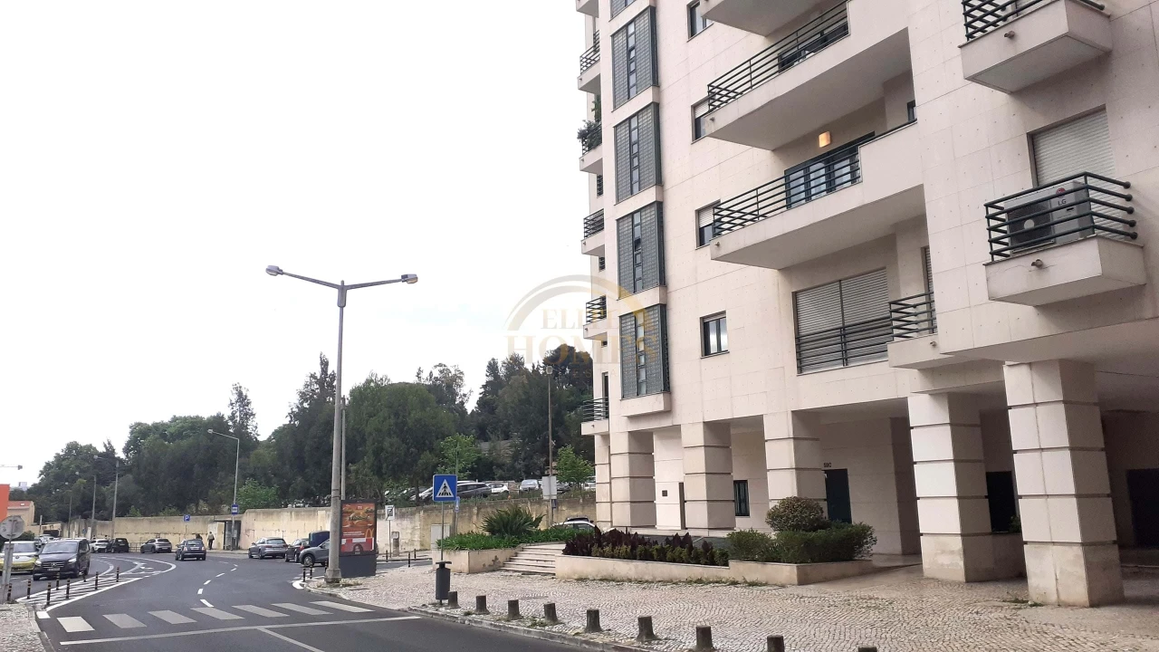 Apartamento T3 para Venda em Carnide Foto 44