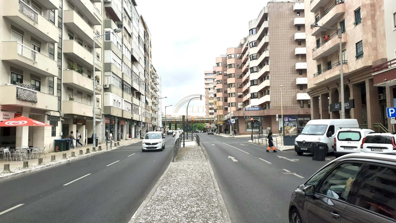 Apartamento T3 para Venda em Carnide Foto 43