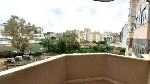 Apartamento T3 para Venda em Carnide