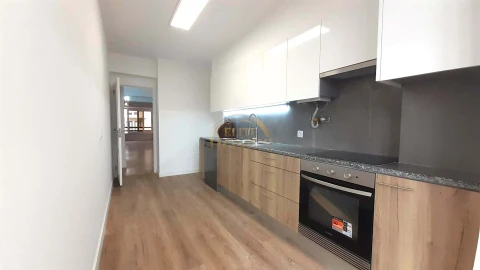 Apartamento T3 para Venda em Carnide