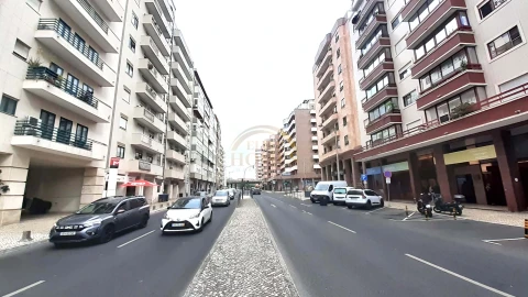 Apartamento T3 para Venda em Carnide