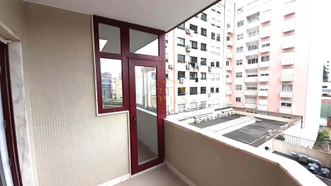 Apartamento T3 para Venda em Carnide
