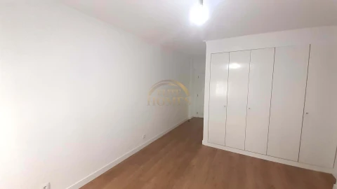 Apartamento T3 para Venda em Carnide