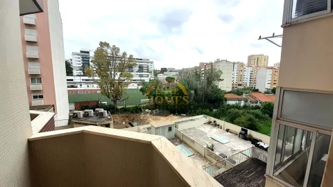 Apartamento T3 para Venda em Carnide