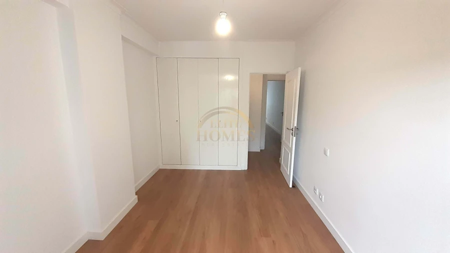 Apartamento T3 para Venda em Carnide Foto 13