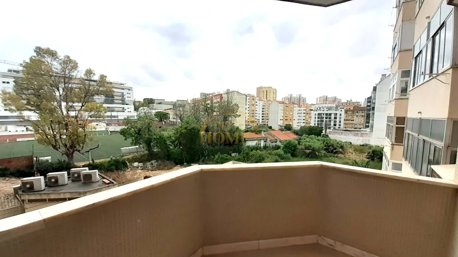 Apartamento T3 para Venda em Carnide Foto 28