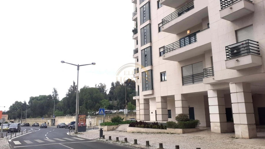 Apartamento T3 para Venda em Carnide Foto 44