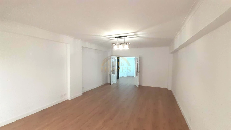Apartamento T3 para Venda em Carnide Foto 9