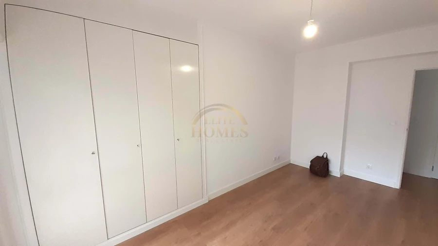 Apartamento T3 para Venda em Carnide Foto 20