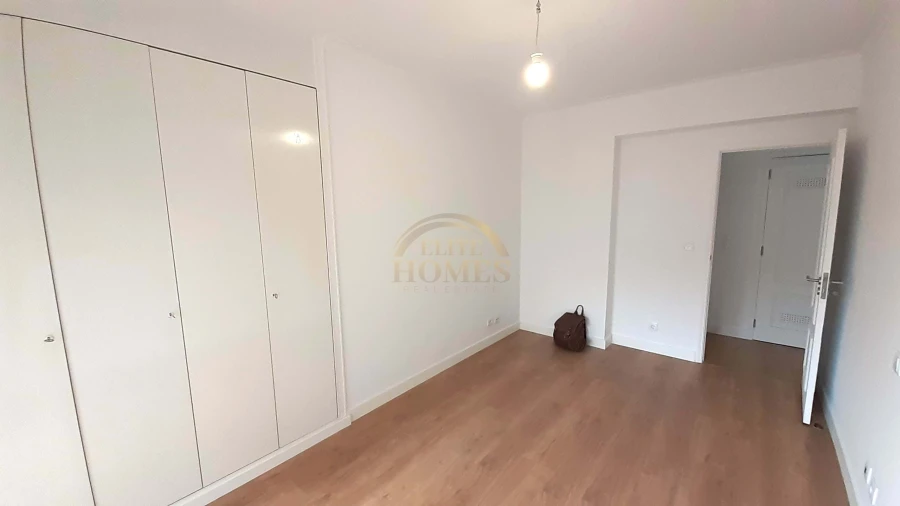 Apartamento T3 para Venda em Carnide Foto 19