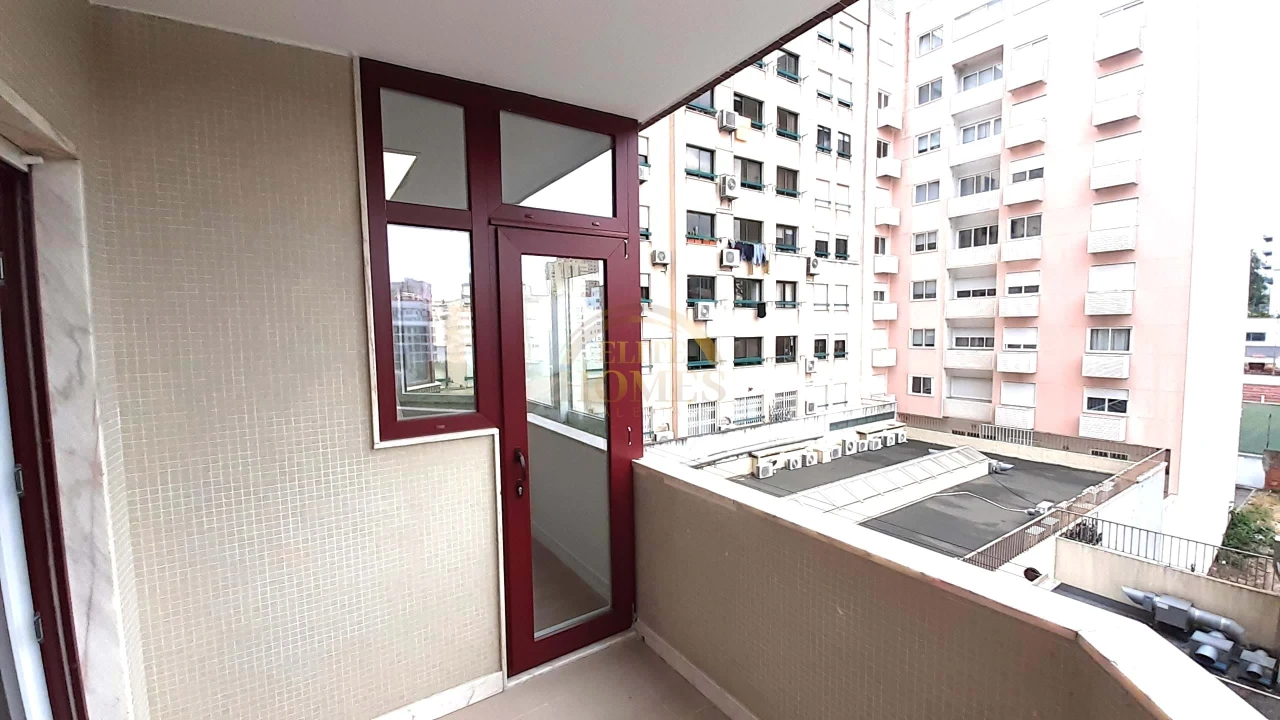 Apartamento T3 para Venda em Carnide Foto 24
