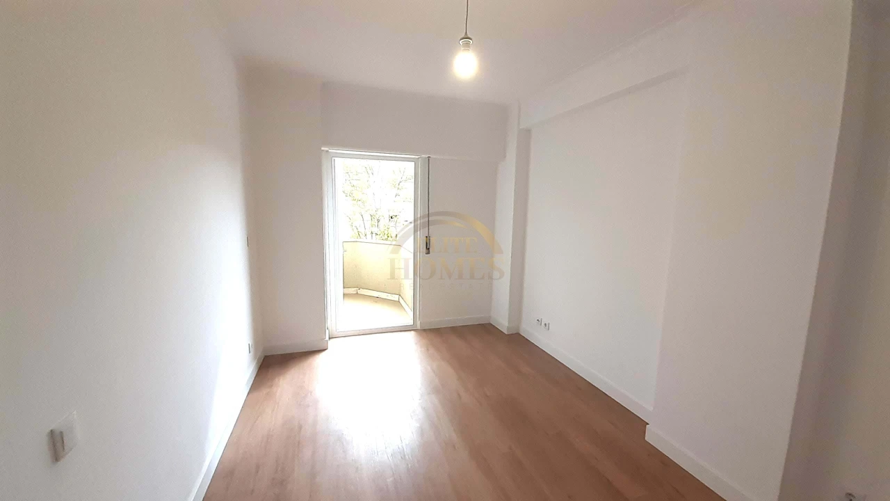 Apartamento T3 para Venda em Carnide Foto 16
