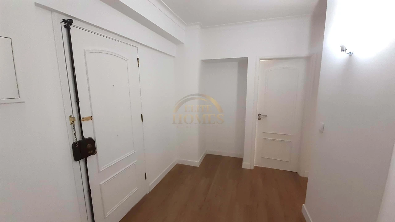 Apartamento T3 para Venda em Carnide Foto 36