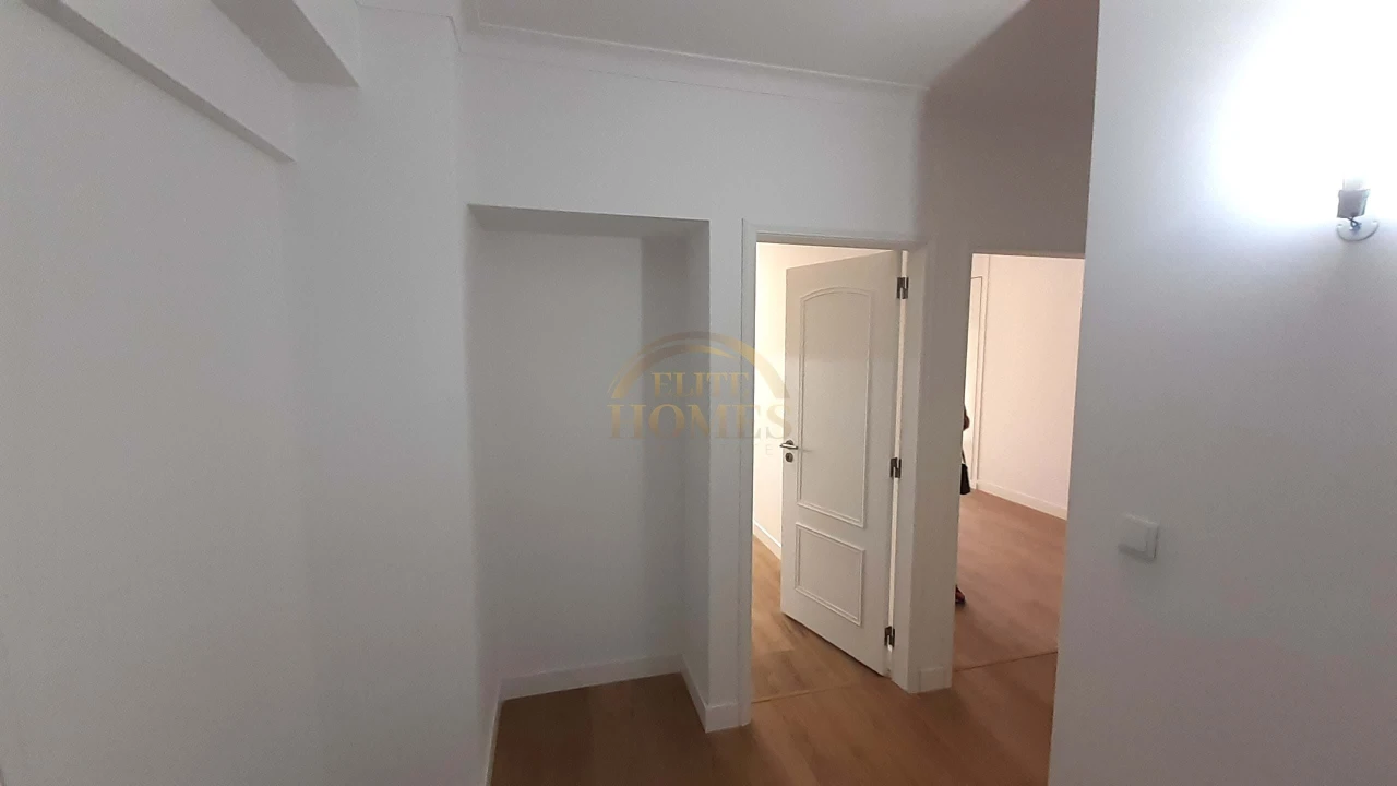 Apartamento T3 para Venda em Carnide Foto 23