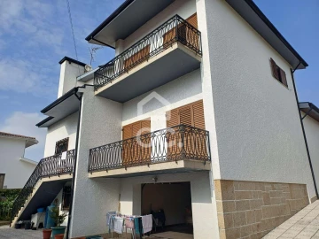 Moradia T7 para Venda em Areias, Sequeirô, Lama e Palmeira