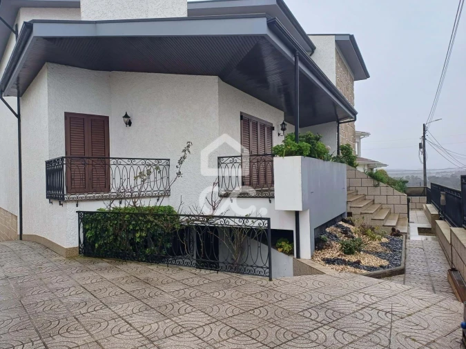 Moradia T7 para Venda em Areias, Sequeirô, Lama e Palmeira Foto 40