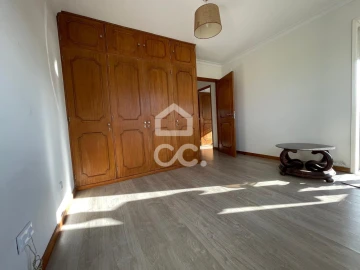 Apartamento T3 para Venda em Vila Nova de Famalicão e Calendário