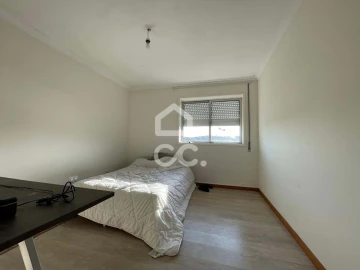 Apartamento T3 para Venda em Vila Nova de Famalicão e Calendário