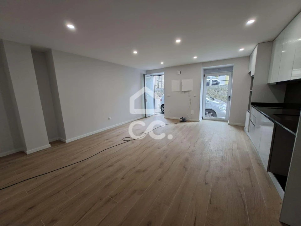 Apartamento T2 para Venda em Cavernães Foto 13