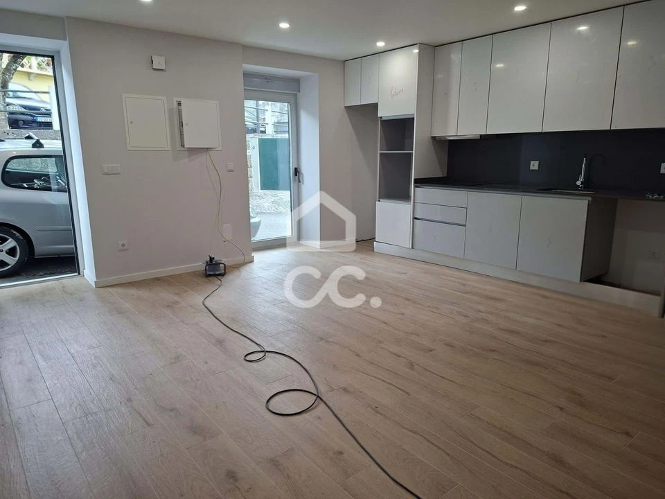 Apartamento T2 para Venda em Cavernães Foto 20