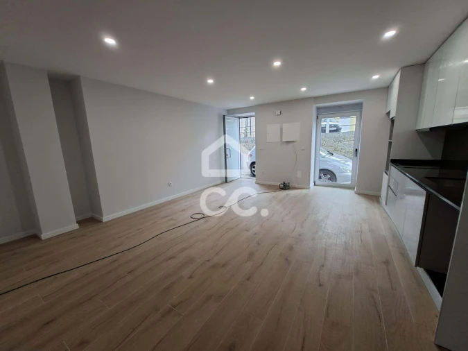 Apartamento T2 para Venda em Cavernães Foto 13