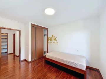 Apartamento T3 para Arrendamento em São Martinho