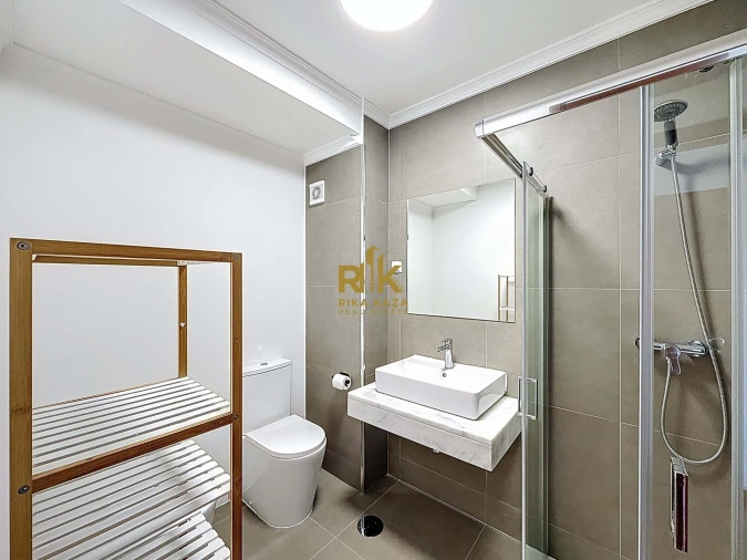 Apartamento T3 para Arrendamento em São Martinho Foto 9