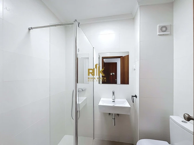 Apartamento T3 para Arrendamento em São Martinho Foto 33