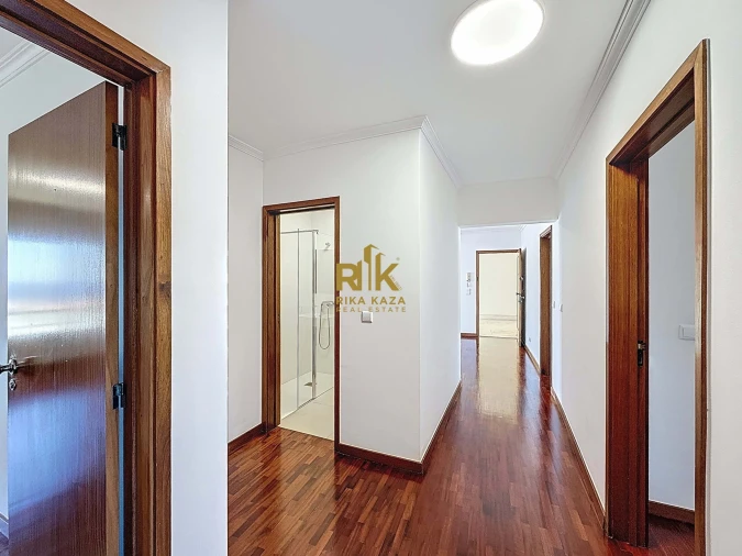 Apartamento T3 para Arrendamento em São Martinho Foto 30