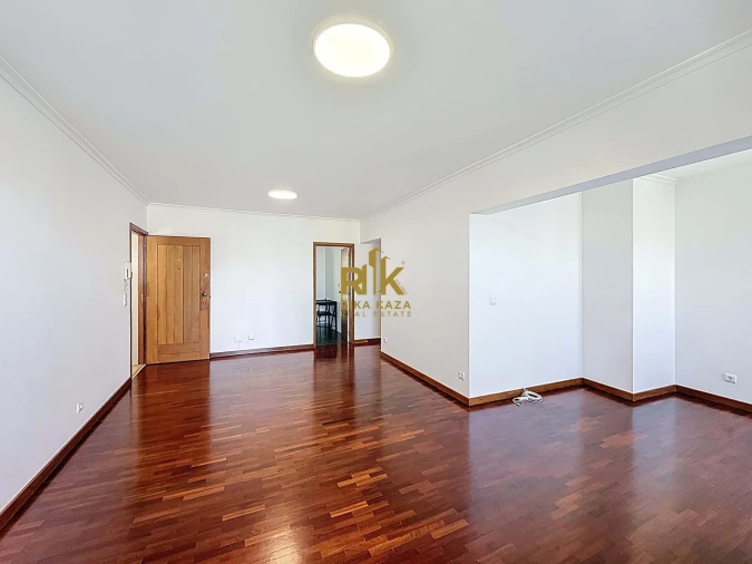 Apartamento T3 para Arrendamento em São Martinho Foto 3