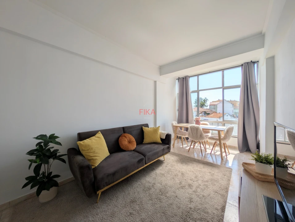 Apartamento T2 para Venda em Seixal Foto 5