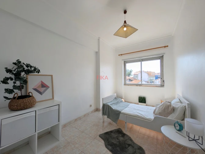 Apartamento T2 para Venda em Seixal Foto 14