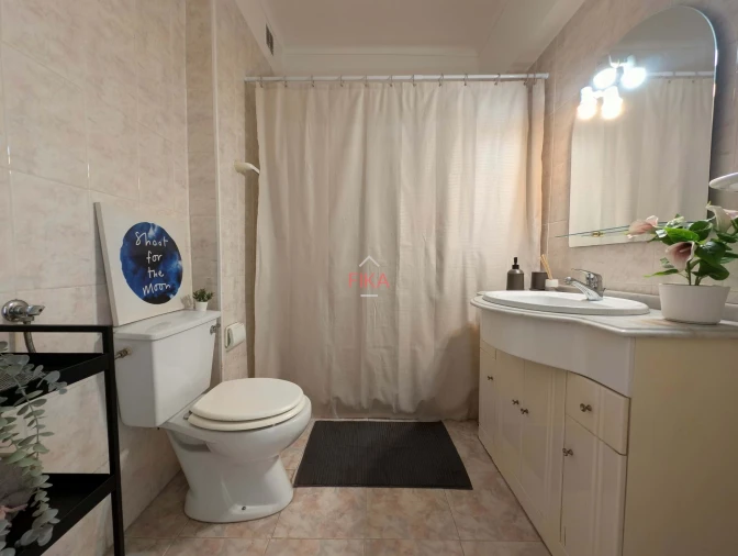 Apartamento T2 para Venda em Seixal Foto 24