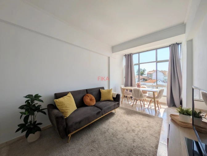Apartamento T2 para Venda em Seixal Foto 5