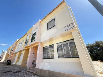Moradia T3 para Venda em Conceição e Estoi
