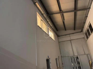 Armazém para Venda em Benedita