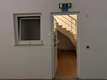 Armazém para Venda em Benedita
