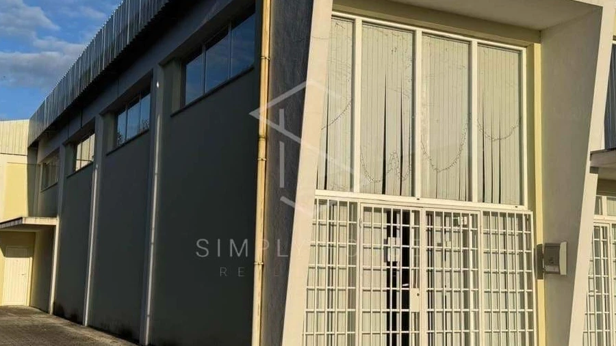 Armazém para Venda em Benedita
