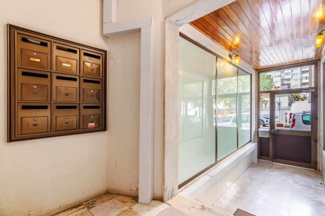 Apartamento T1 para Venda em Costa da Caparica Foto 29